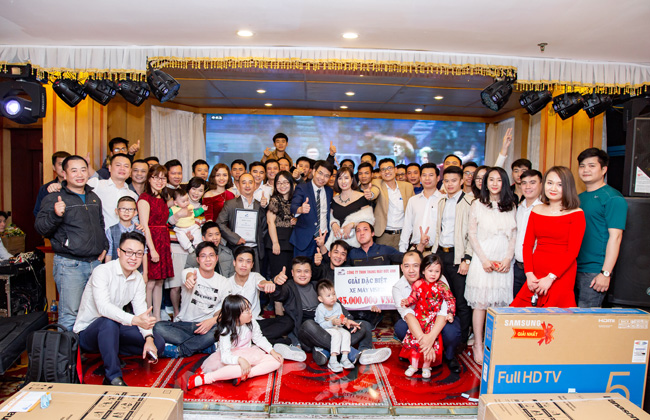 tất niên 2018 thang máy đức anh