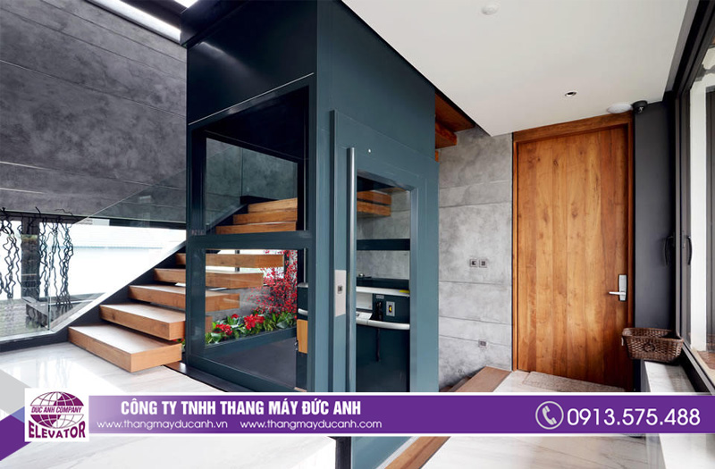 Thang máy lồng kính mang đến vẻ đẹp hoàn mỹ cho ngôi biệt thự