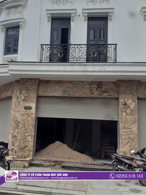 Kiểm tra mặt bằng chuẩn bị đưa thang máy về lắp đặt tại Hoàng Huy Riverside