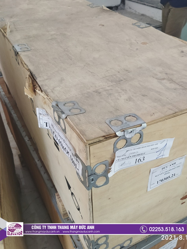 Chủ đầu tư đã lựa chọn thang máy tải trọng 350kg với kinh kiện sharp nhập khẩu tại Ấn Độ