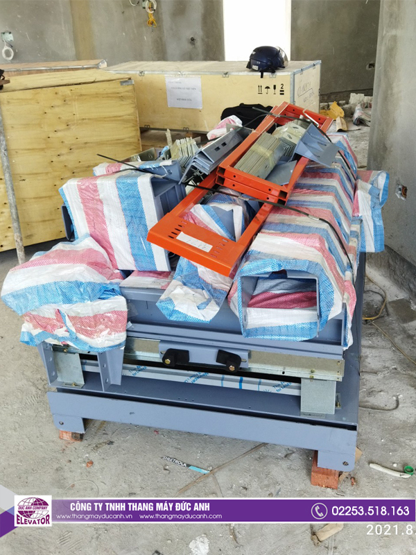 Hình ảnh thực tế của dự án thi công lắp đặt thang máy gia đình 450kg
