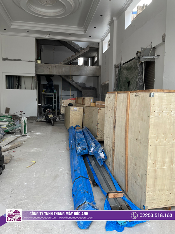 Thang máy Đức Anh bàn giao linh kiện để chuẩn bị lắp đặt thang máy 450kg