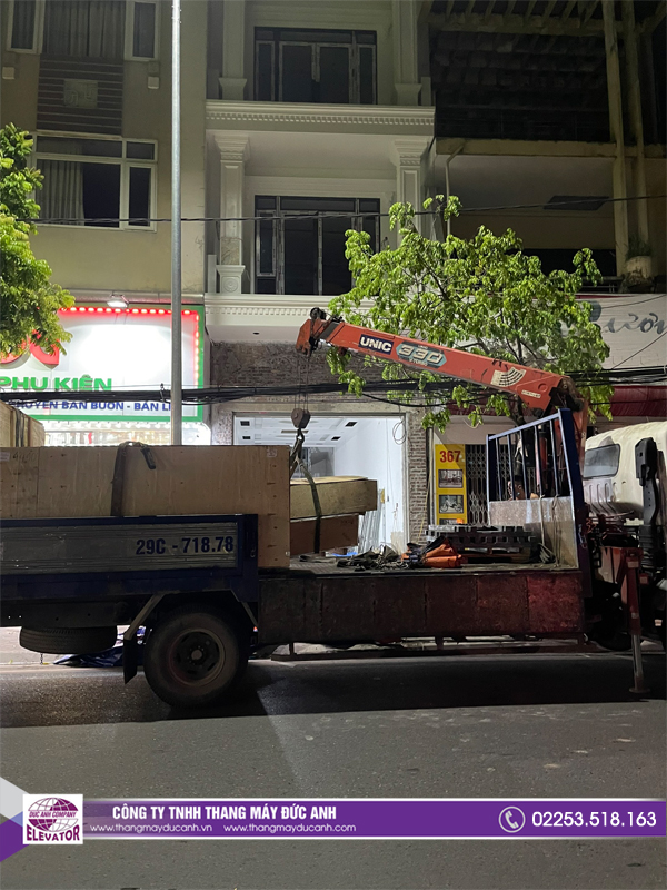 Tập kết hàng về chuẩn bị lắp đặt thang máy 350kg tại Lê Lợi – Hải Phòng