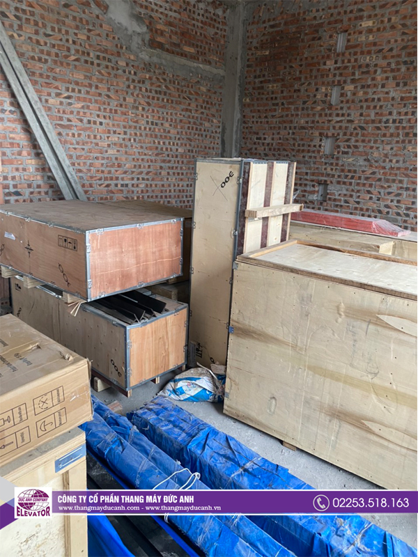 Bàn giao linh kiện thang máy gia đình 450kg tại Tân Long tỉnh Thái Bình