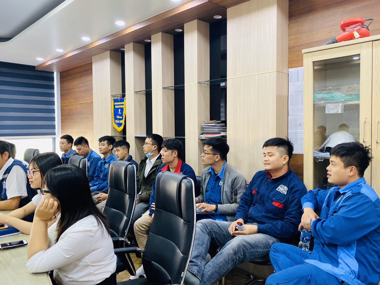 Buổi làm việc diễn ra tốt đẹp với sự tham gia nghiêm túc của đội ngũ nhân viên công ty