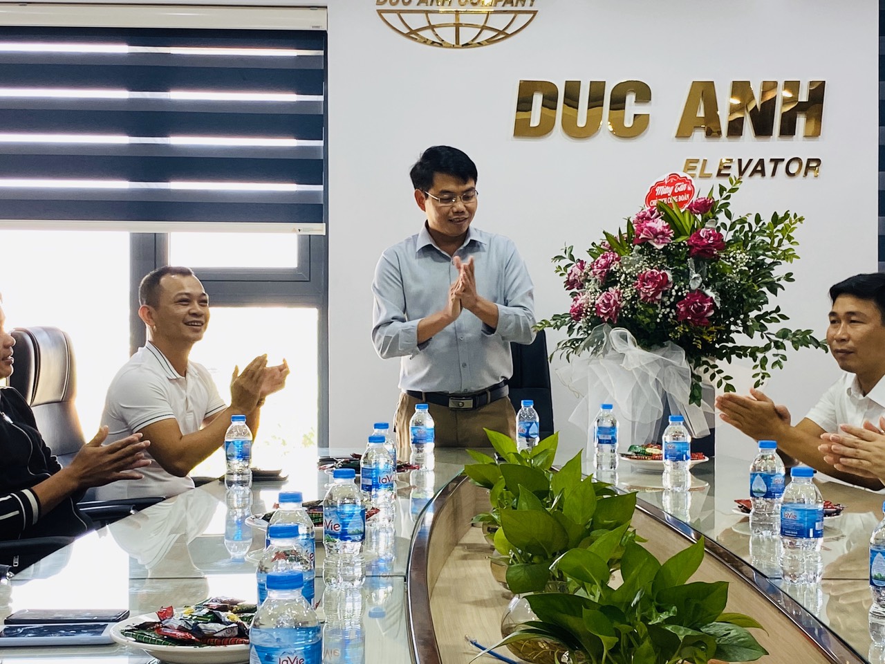 Ông Hà Văn Dương phát biểu, gửi những lời chúc tốt đẹp đến Ban chấp hành công đoàn