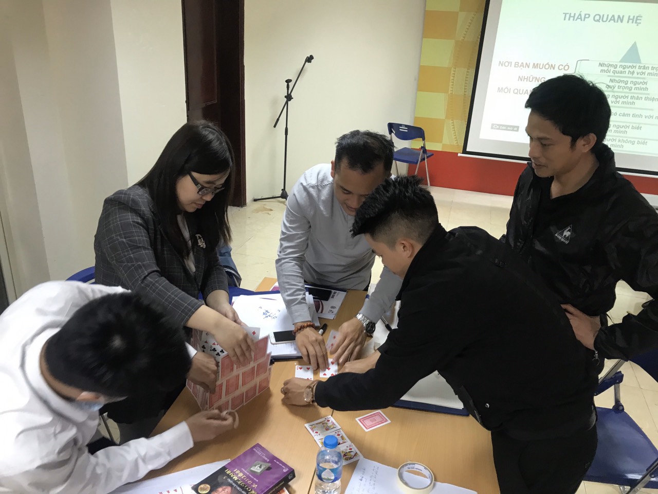 Những trò chơi giải trí sẽ giúp các thành viên hiểu nhau hơn