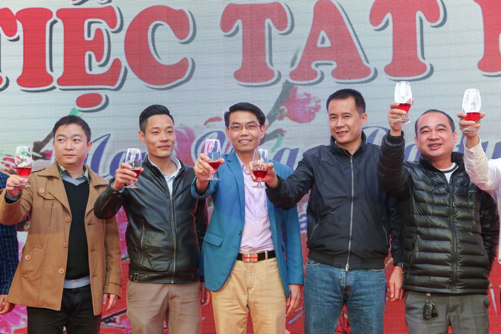 tiệc tất niên cuối năm