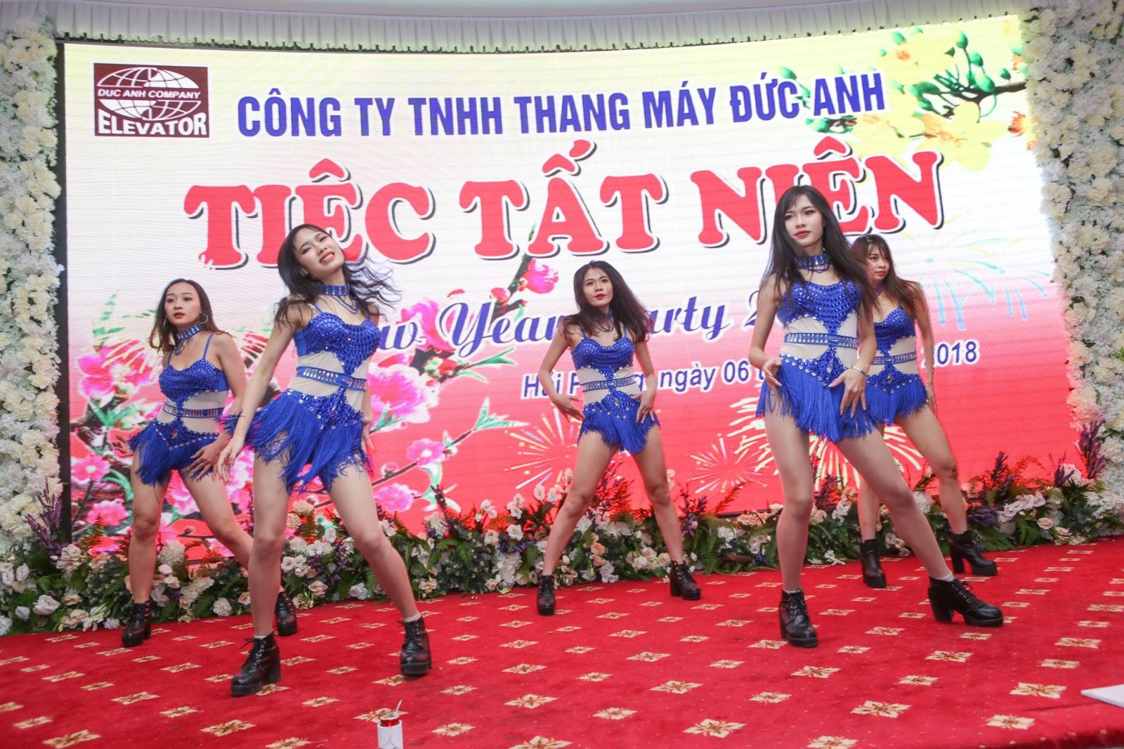 tiệc tất niên cuối năm