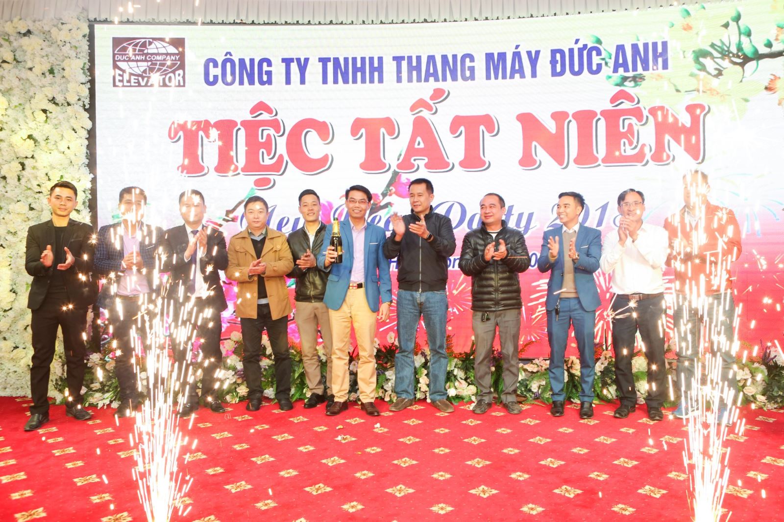 tiệc tất niên cuối năm