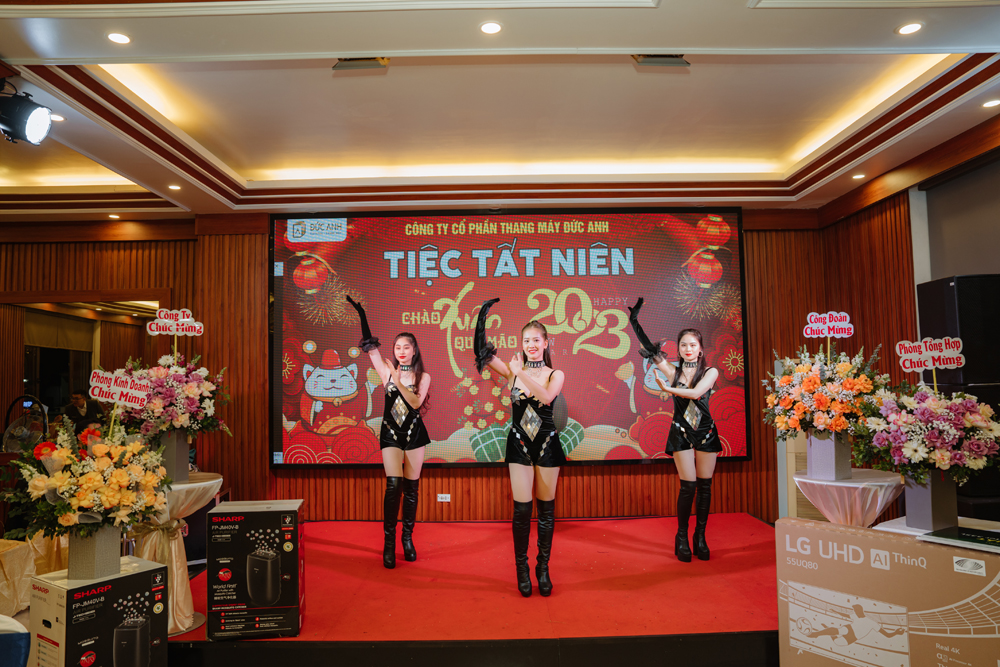 Không khí trở nên sôi động và hào hứng hơn rất nhiều